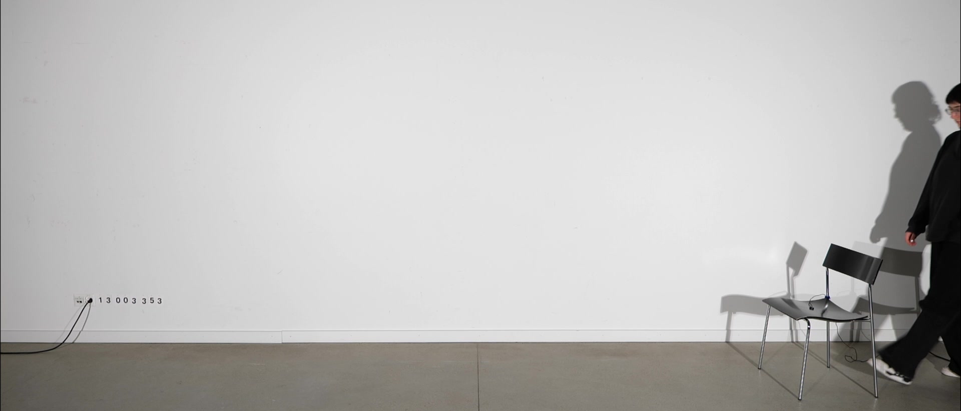 13 003 353